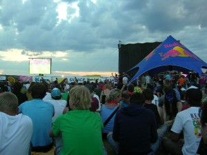 Zápas s Polskem sledovalo na festivalu několik stovek fanoušků