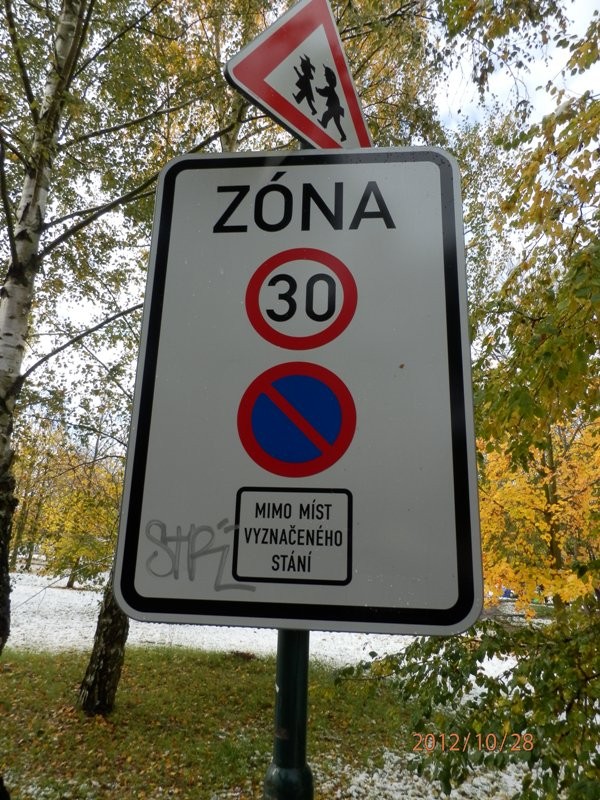 Dopravní značka "zóna zákazu stání"