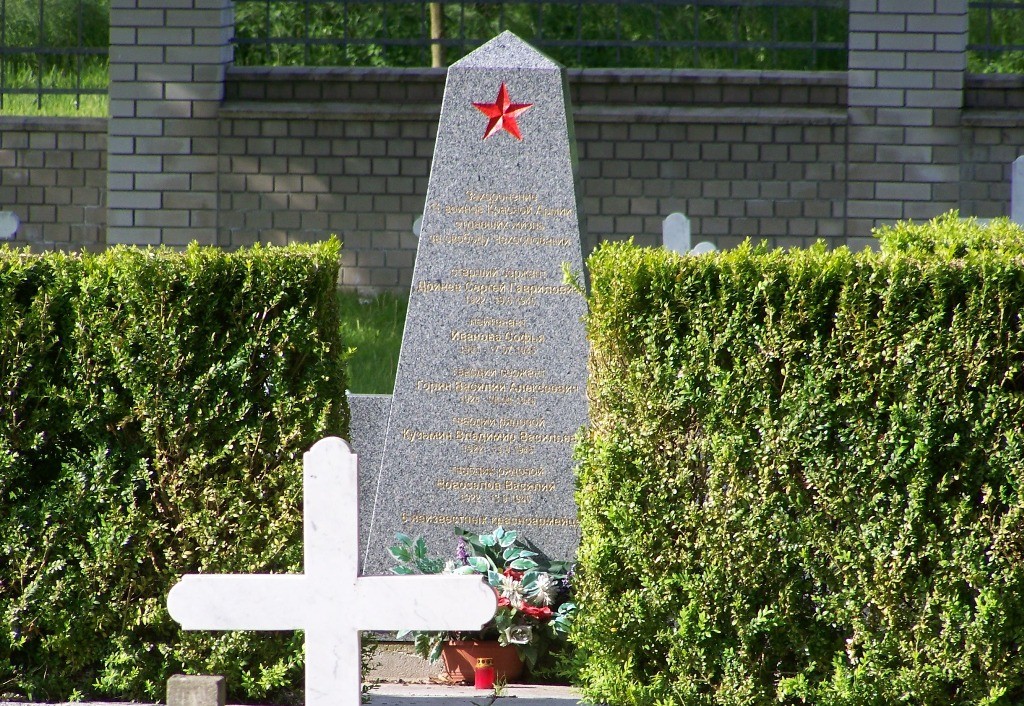 Ruský pomník v Milovicích